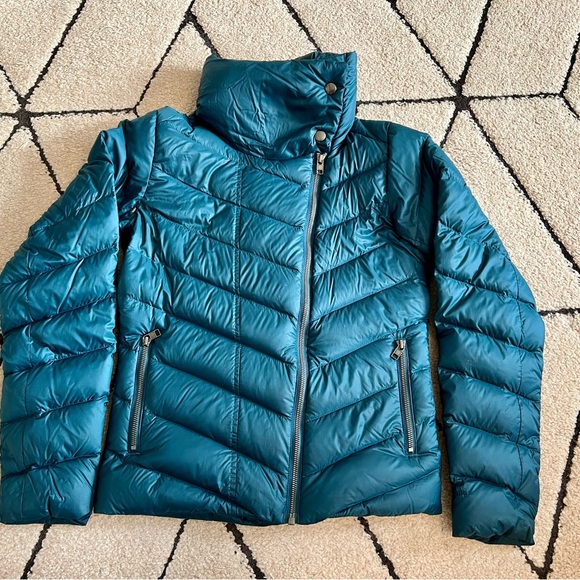 Patagonia Women's Green Prow Down Puffer Jacket XS - Picture 6 of 8